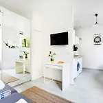 Amazing Studio In The Heart Of The Marais